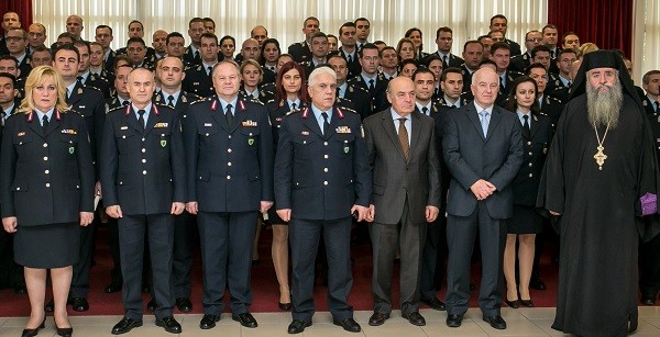 Απονομή πτυχίων στους  απόφοιτους του Τμήματος Επαγγελματικής Μετεκπαίδευσης Επιτελών Στελεχών (Τ.Ε.Μ.Ε.Σ.) της Ελληνικής Αστυνομίας