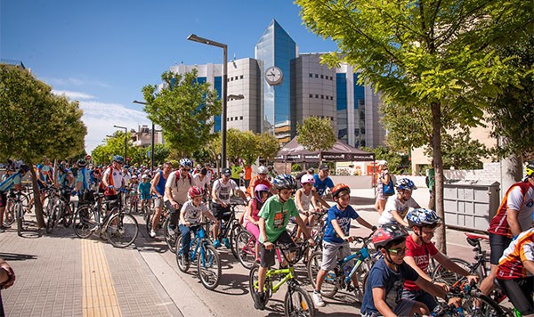 “Ορθοπεταλιά” για δεκάδες ποδηλάτες στον Ποδηλατικό Γύρο Ιλίου