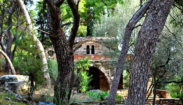 πάρκο Τρίτση, ναός, Αποστόλου Παύλου