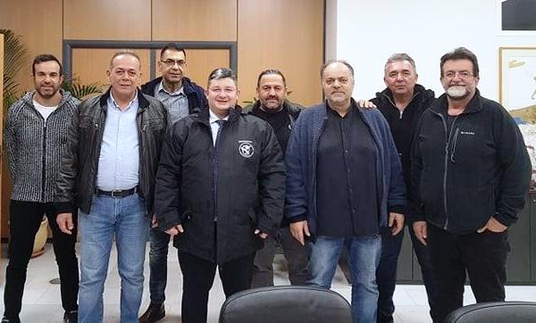 Υπό εξέταση δημιουργία κλειστής λαϊκής αγοράς στις Αχαρνές. Όλα όσα συζήτησαν Σπ. Βρεττός και εκπρόσωποι επαγγελματιών λαϊκών αγορών