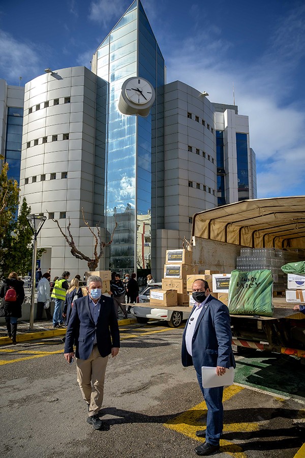 Ηχηρό μήνυμα αλληλεγγύης έστειλαν στους σεισμοπαθείς της Ελασσόνας οι πολίτες του Ιλίου