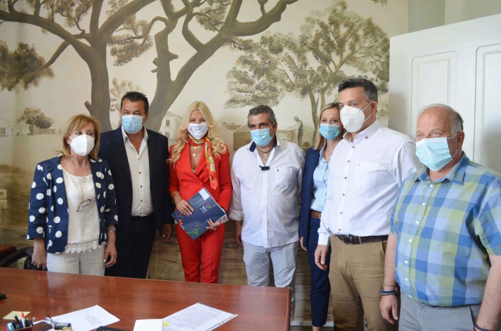 Δίκτυο SDG17 Greece: Ξεκινά από τον Δήμο Φυλής την προσφορά στήριξης στις κακοποιημένες γυναίκες