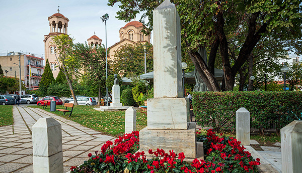 Δήμος Ιλίου: Ένα μοναδικό "χαλί"με χιλιάδες εποχιακά λουλούδια στις γειτονιές του