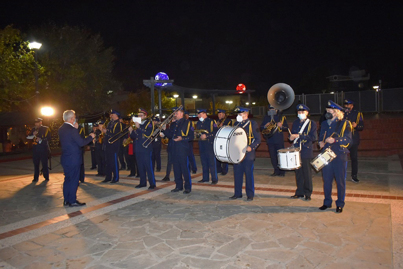 Δήμος Φυλής: Και επίσημα στην εορταστική περίοδο με τη φωταγώγηση του Χριστουγεννιάτικου Δέντρου