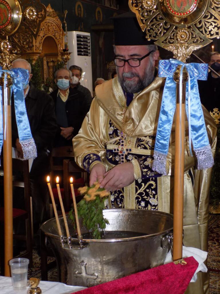 Με κατάνυξη και λαμπρότητα τα Θεοφάνεια σε Άνω Λιόσια και Ζεφύρι