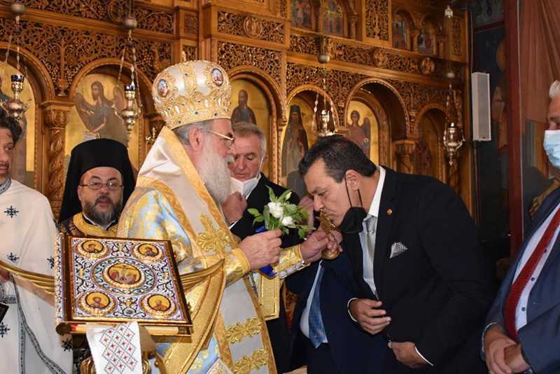 Με κατάνυξη και λαμπρότητα τα Θεοφάνεια σε Άνω Λιόσια και Ζεφύρι