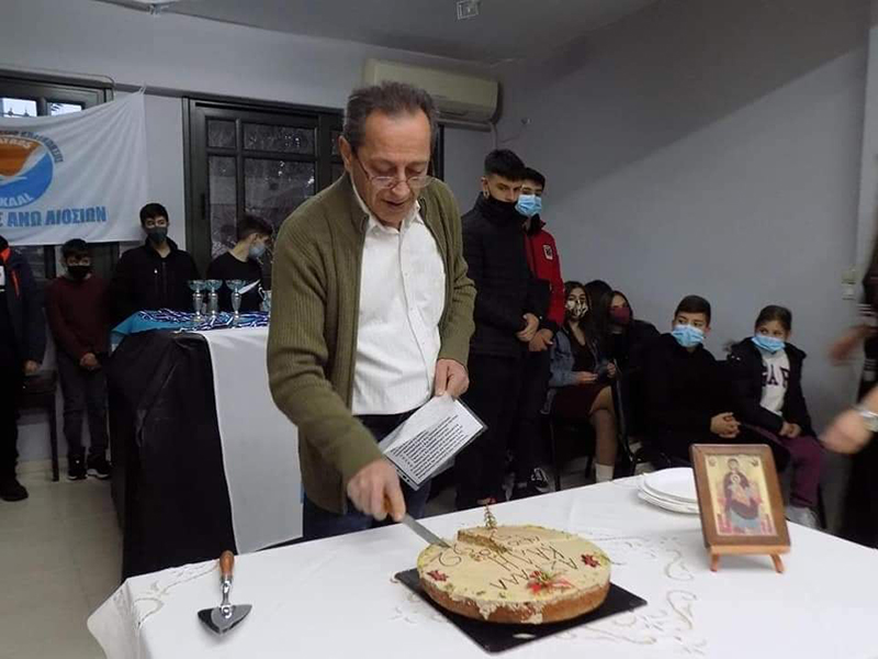 Με ευχές και χαμόγελα έκοψε την πίτα του ο 'Άλμπατρος"