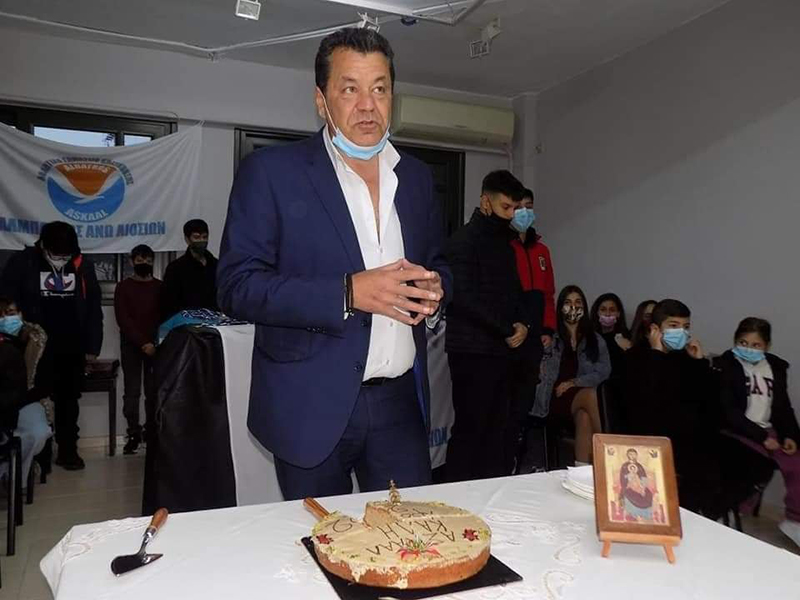 Με ευχές και χαμόγελα έκοψε την πίτα του ο 'Άλμπατρος"