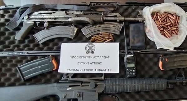 Τους έπιασαν με Καλάσνικοφ από ανάρτηση σε μέσο κοινωνικής δικτύωσης!