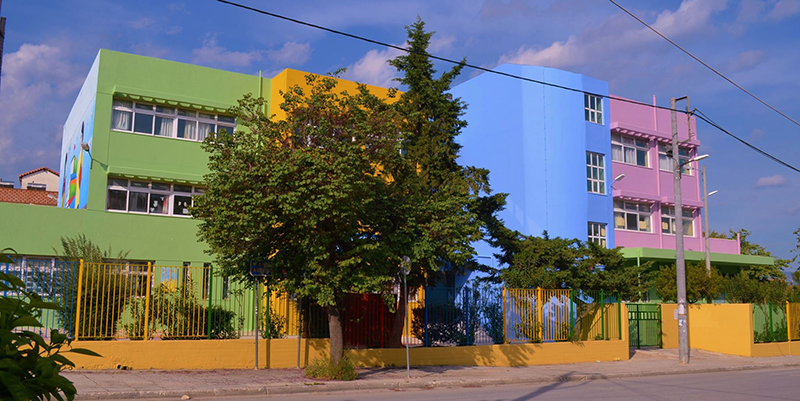 1ο Δημοτικό Άνω Λιοσίων: Το σχολείο - κόσμημα με το γιγάντιο και μοναδικό γκράφιτι