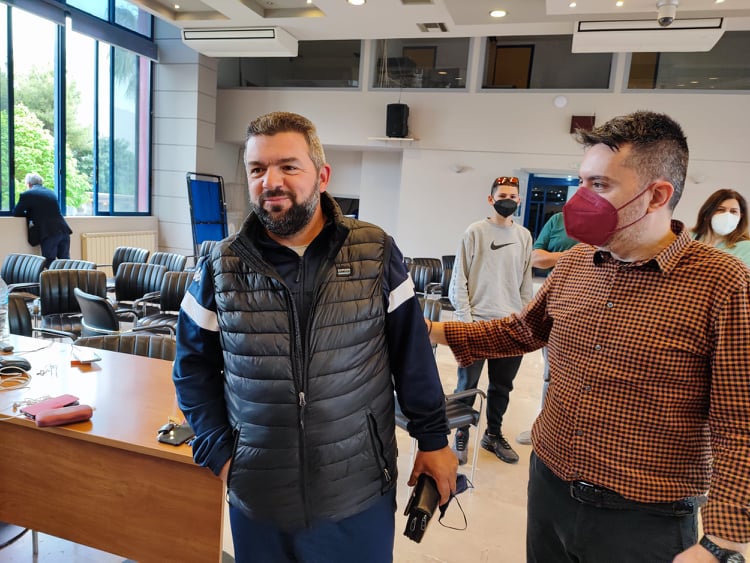 Κάτι από τις καλές μέρες του ΠΑΣΟΚ θύμιζε η προσέλευση στις κάλπες στο Δημαρχείο Άνω Λιοσίων