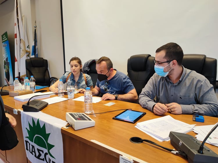 Κάτι από τις καλές μέρες του ΠΑΣΟΚ θύμιζε η προσέλευση στις κάλπες στο Δημαρχείο Άνω Λιοσίων
