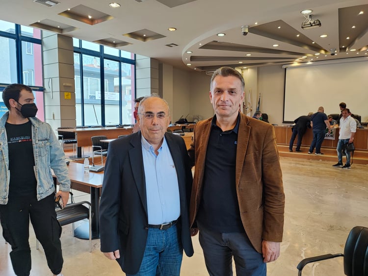 Κάτι από τις καλές μέρες του ΠΑΣΟΚ θύμιζε η προσέλευση στις κάλπες στο Δημαρχείο Άνω Λιοσίων