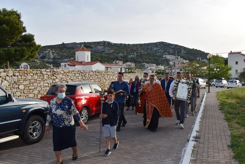 Με κατάνυξη γιόρτασε η Φυλή τον Άγιο Ιωάννη τον Θεολόγο της