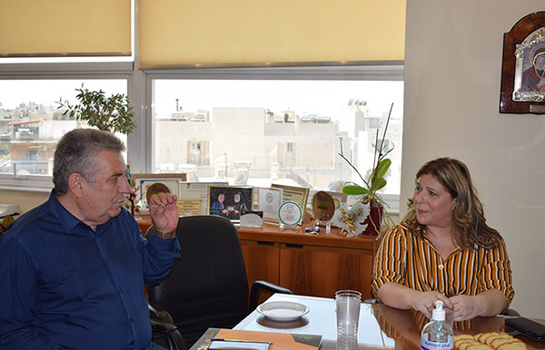 Στο Δημαρχείο Ιλίου η Υφυπουργός Εργασίας και Κοινωνικών Υποθέσεων Μαρία Συρεγγέλα