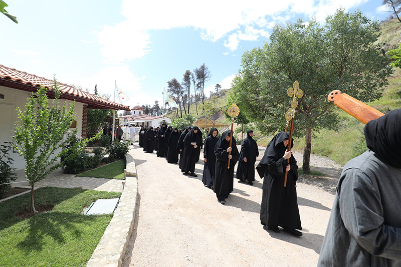Με λαμπρότητα ο εορτασμός της Αγίας Τριάδας στην Ιερά Μονή Αγγέλων του Αγίου Κυπριανού