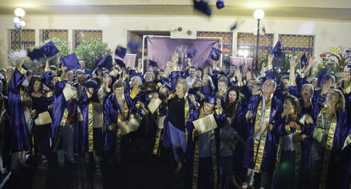 Συγκινητική τελετή αποφοίτησης για τους σπουδαστές στο Ελεύθερο Δημοτικό Ανοικτό Πανεπιστήμιο Δήμου Αγίων Αναργύρων-Καματερού
