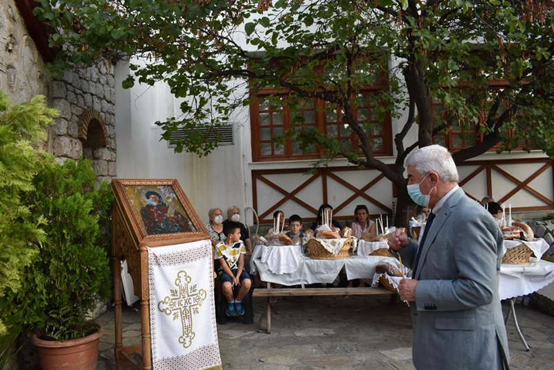 Με συγκίνηση και κατάνυξη γιόρτασε η Φυλή το γραφικό εκκλησάκι της Αγίας Παρασκευής