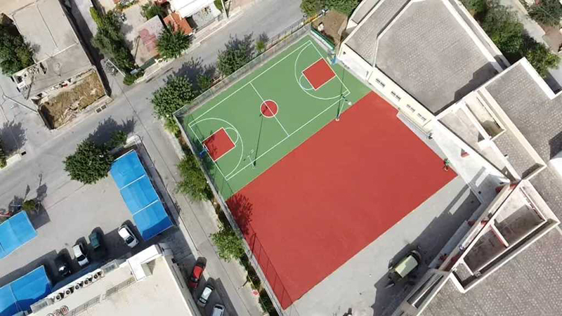 Δήμος Φυλής: Αναβαθμίζονται προαύλιοι χώροι και κατασκευάζονται νέα γήπεδα μπάσκετ και αθλητικοί χώροι στα σχολεία
