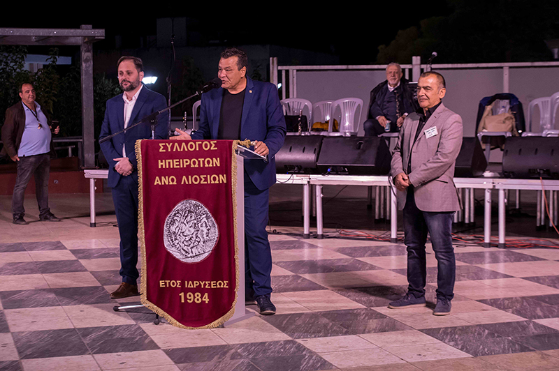 Σαν τον παλιό καλό καιρό: Ηπειρώτικη βραδιά με χιλιάδες κόσμο και αστείρευτο κέφι από Ηπειρώτες των Άνω Λιοσίων