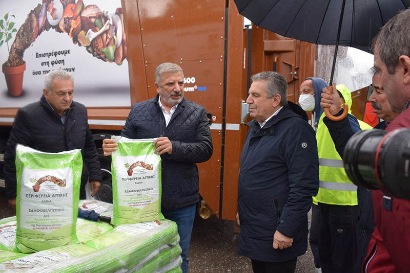 Δήμος Ιλίου: Στη μάχη της ανακύκλωσης με 4 νέα απορριμματοφόρα και 1.277 καφέ κάδους