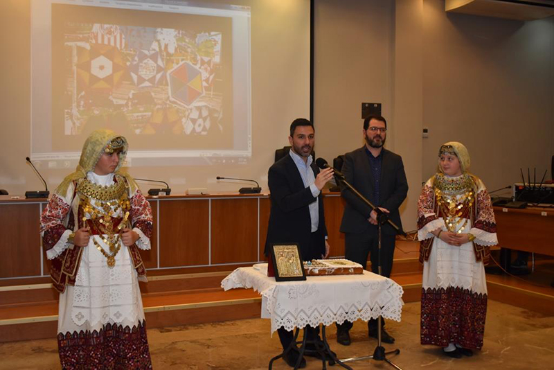 Αρβανίτικη παράδοση και λαογραφία στην κοπή πίτας του Συλλόγου "Η ΓΡΙΖΑ"