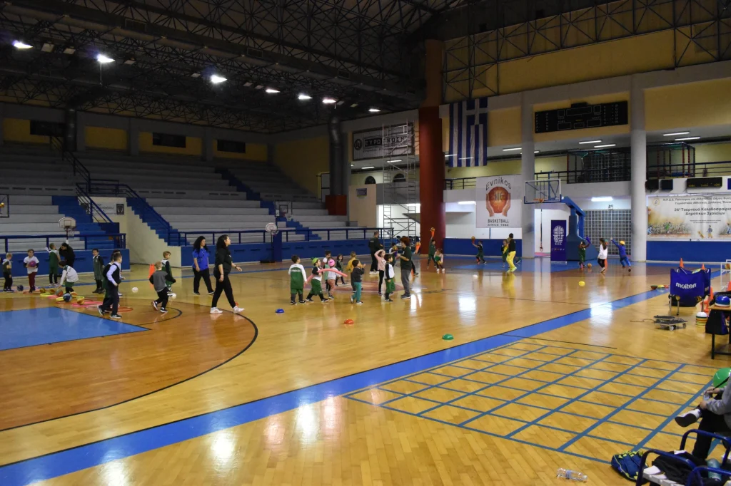 Δεκάδες μαθητές αγκάλιασαν το Φεστιβάλ Fun Basket στο Κλειστό Γήπεδο Ζωφριάς