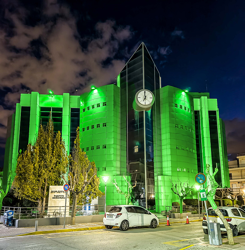 Το "πράσινο" της ελπίδας φόρεσε το Δημαρχείο Ιλίου για την Πανελλήνια Ημέρα κατά της Βίας στο Σχολείο