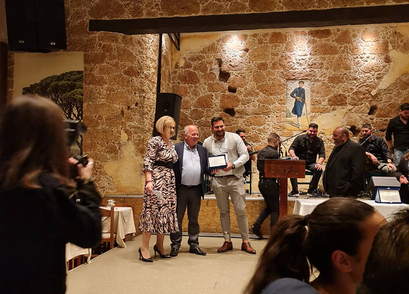Τιμή στον Χρήστο Παππού και μέλη της δημοτικής αρχής απέδωσε ο Σύλλογος Κρητών Άνω Λιοσίων & Ζεφυρίου "Η Μεγαλόνησος"