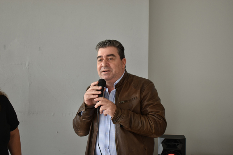Σύλλογος Τριτέκνων Δήμου Φυλής: Εκδήλωση αφιερωμένη στη Μητέρα - Κόκκινα τριαντάφυλλα σε όλες τις μητέρες πρόσφερε ο Γιώργος Ραφτέλης