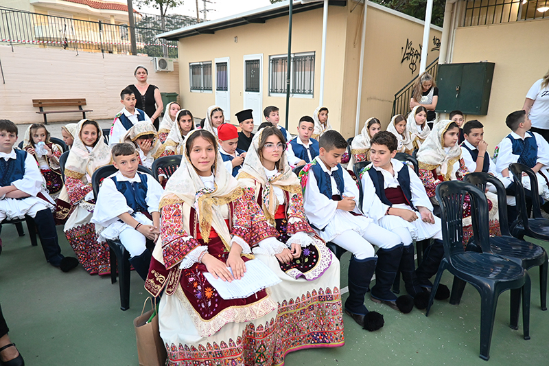 Παραδοσιακός αρβανίτικος γάμος με τα... όλα του από τους μαθητές στο Δημοτικό Φυλής