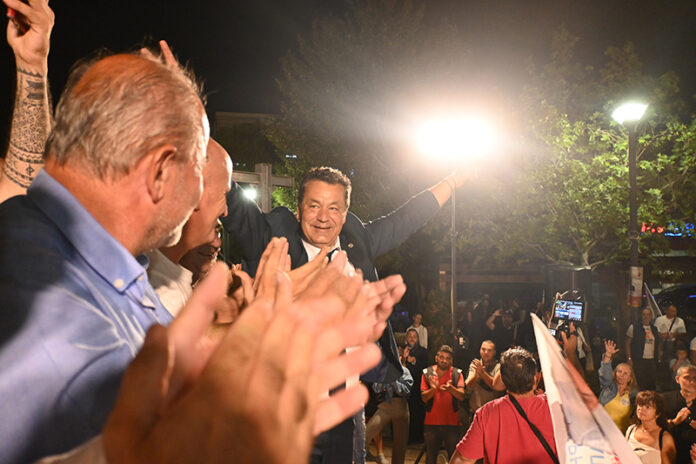 Μια θριαμβευτική νίκη, η οποία τον φέρνει ανάμεσα στους 4 δημάρχους με το μεγαλύτερο ποσοστό στην Ελλάδα, κατήγαγε ο Χρήστος Παππούς, καταλαμβάνοντας ποσοστό μεγαλύτερο του 80%.
