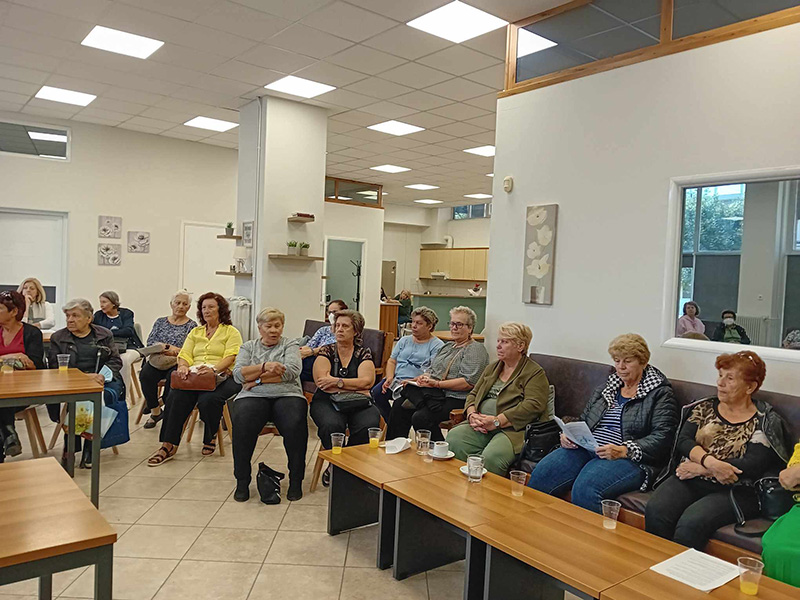 Ενημερωτικές ομιλίες για θέματα διατροφής διοργάνωσαν τα ΚΑΠΗ Άνω Λιοσίων, Ζεφυρίου και Φυλής, σε συνεργασία με την διατροφολόγο – διαιτολόγο, BSC επιστημονική διευθύντρια του Κέντρου “Λόγω Διατροφής Άνω Λιοσίων” Ευθυμία Δέδε.