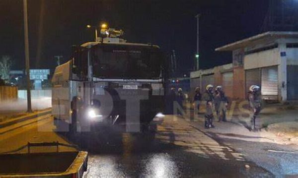 Κλειστή η Περιφερειακή Αιγάλεω προς Λ. ΝΑΤΟ – Ρομά έριξαν μολότοφ στους αστυνομικούς
