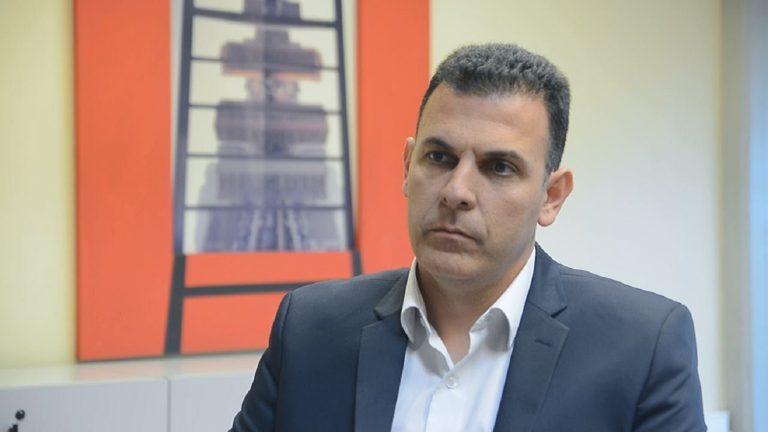 Γιώργος Καραμέρος: Ηχηρή παραίτηση από τον ΣΥΡΙΖΑ