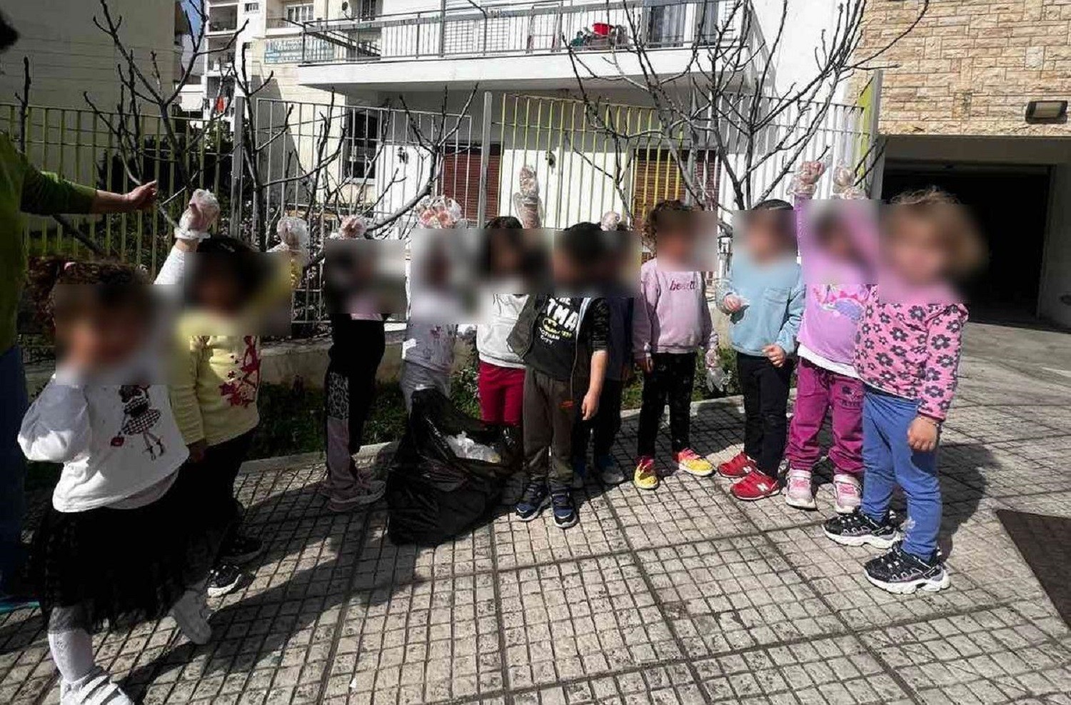 Δημοτικοί Παιδικοί Σταθμοί Πετρούπολης: Ολοκληρώθηκε η δράση «καθαρίζουμε εξωτερικούς χώρους της πόλης μας»