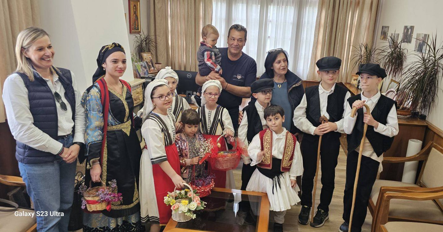 Τα “Λαζαράκια” αναβίωσε και φέτος στη Φυλή ο Σύλλογος Θεσσαλών Φυλής – “Ήρθε ο Λάζαρος, ήρθαν τα Βάγια…”