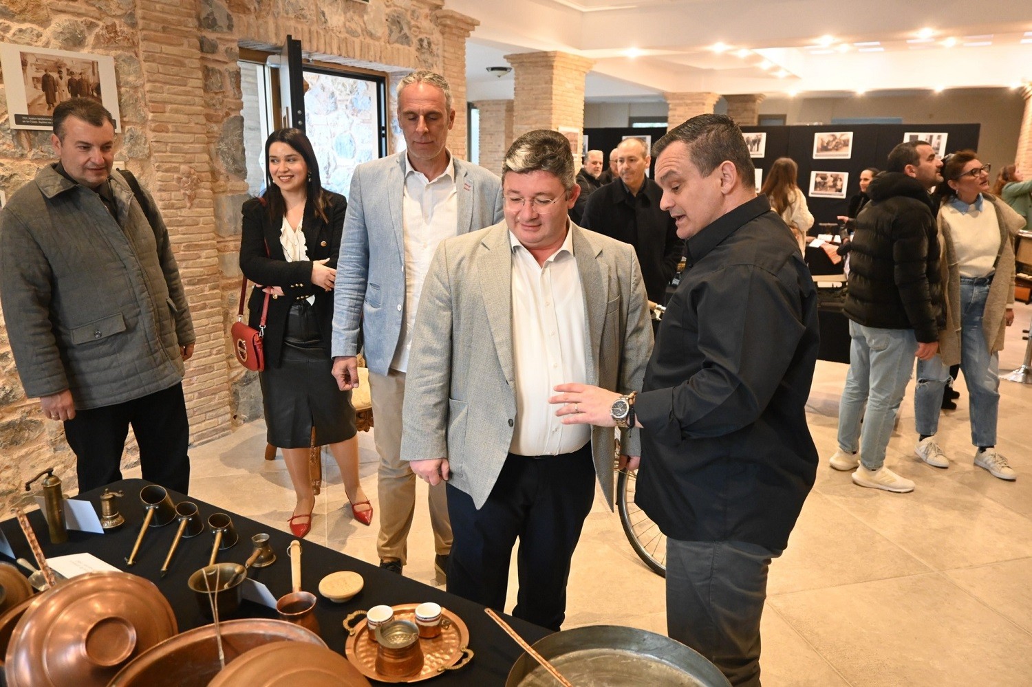 «ΦωτΑχαρνές του περασμένου αιώνα»: Ένα ταξίδι μνήμης και συγκίνησης στο «Πέτρινο» του Δήμου Αχαρνών