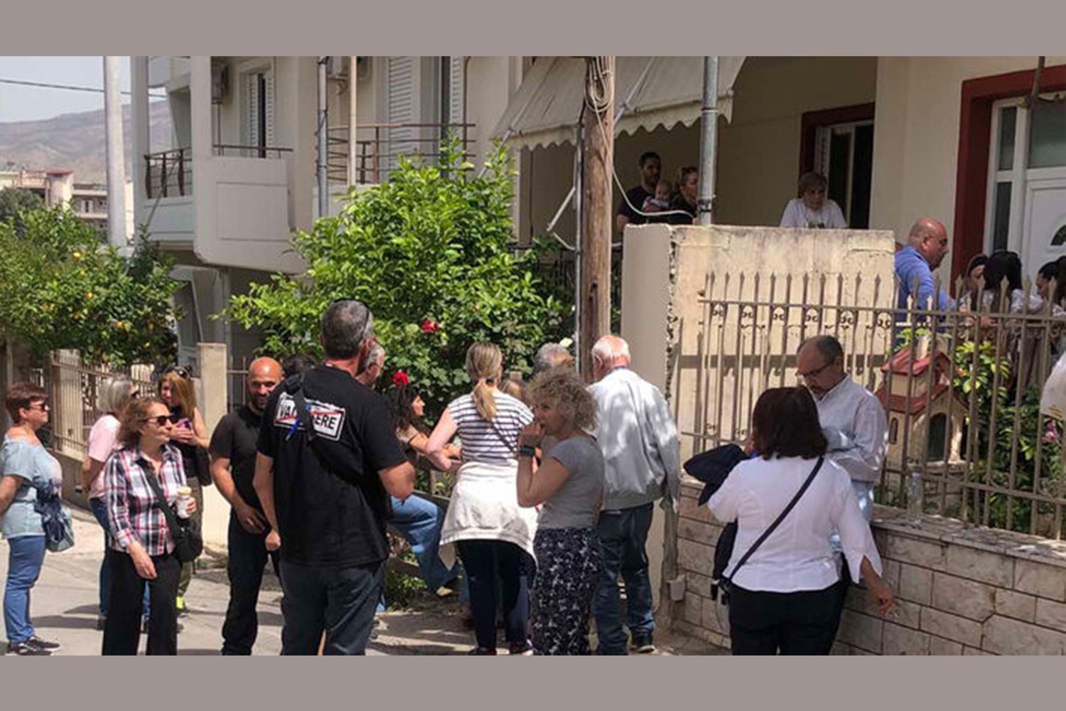 Καματερό: Σωματεία και φορείς απέτρεψαν έξωση οικογένειας από το σπίτι της