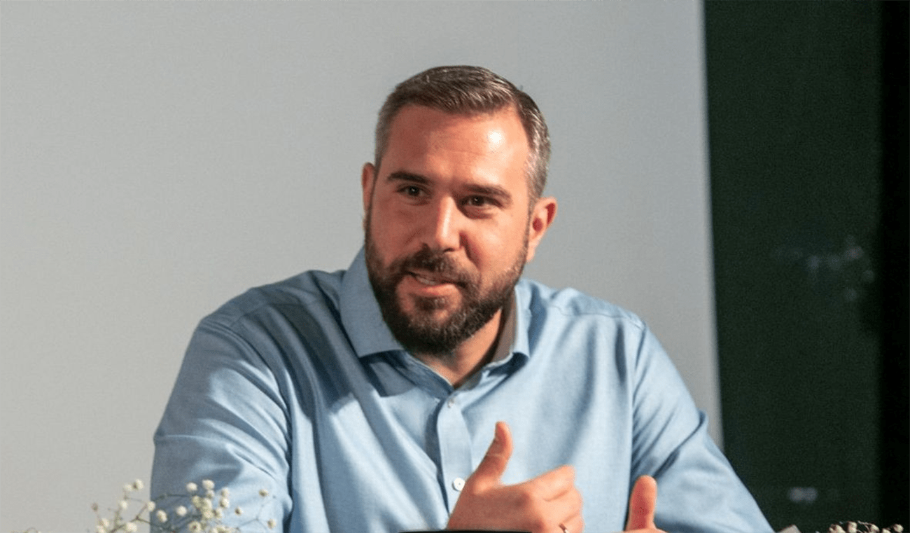 Βαγγέλης Σίμος: «1976-2026, 50 χρόνια Τμήμα Παραδοσιακών Χορών Δήμου Πετρούπολης»