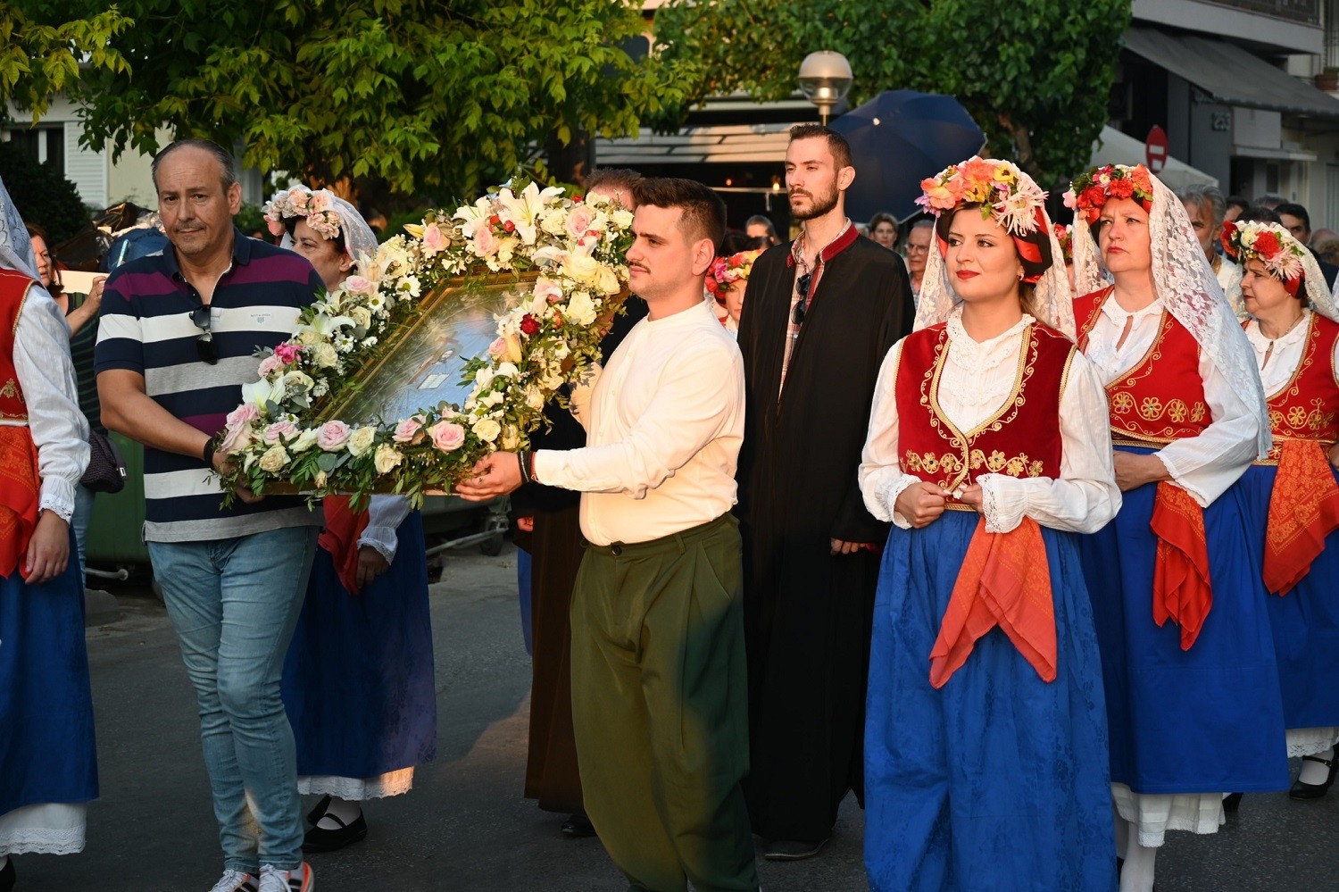 Οι Αχαρνές γιόρτασαν με ευλάβεια την πανήγυρη του Αγίου Πνεύματος στην περιοχή της Λαθέας