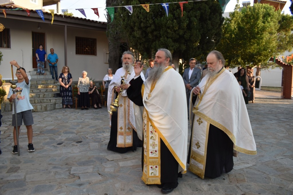 Με κατάνυξη η Φυλή γιόρτασε το εκκλησάκι του Αγίου Πέτρου