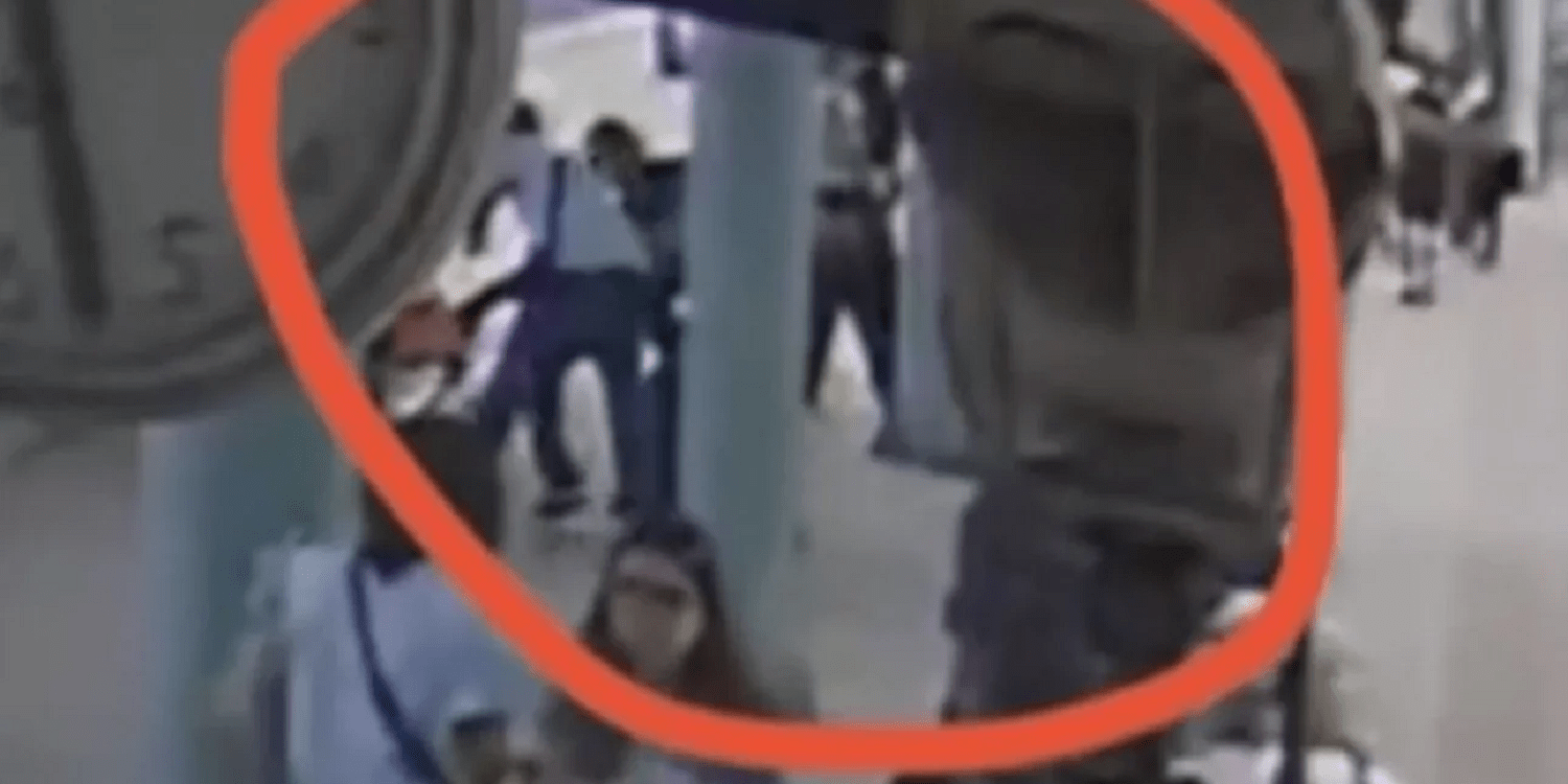 Τρόμος στον προαστιακό: Άνδρας απείλησε 29χρονη με μαχαίρι-Συνελήφθη από αστυνομικούς της ομάδας Αριάδνη