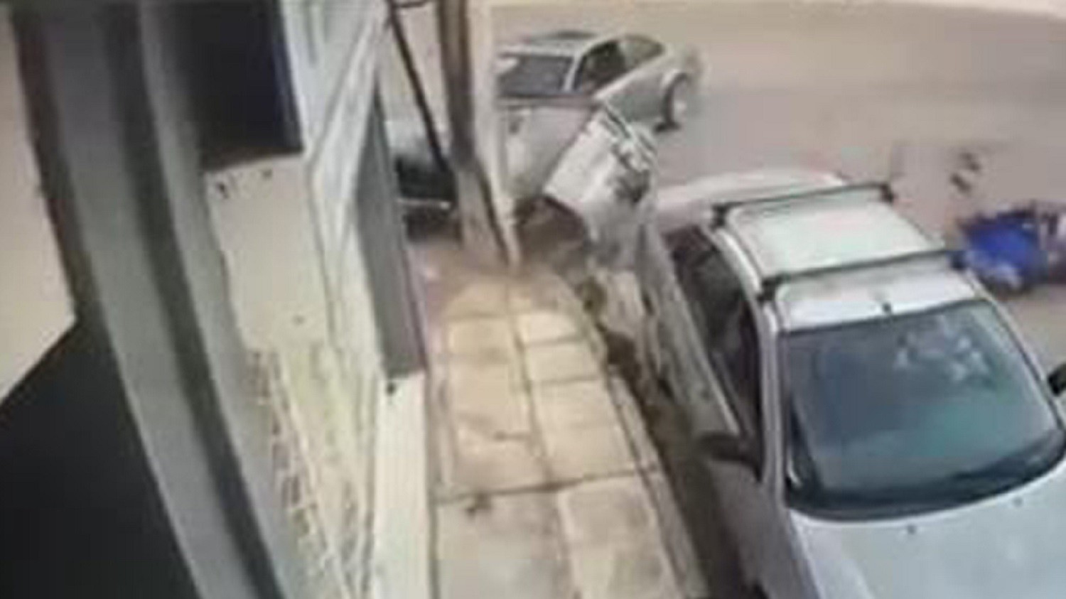 Ίλιον: Βίντεο-σοκ από τη στιγμή της παράσυρσης των 2 ηλικιωμένων και του 9χρονου