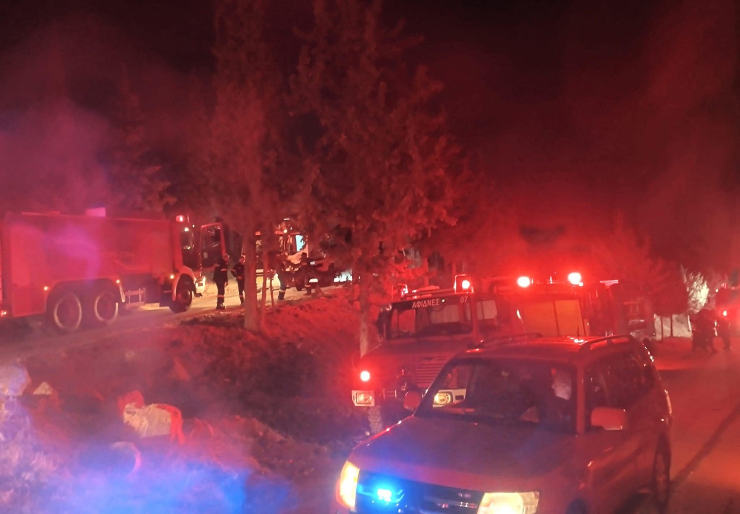 Υπό πλήρη έλεγχο η πυρκαγιά στο Ποικίλο Όρος ανάμεσα σε Καματερό και Ζωφριά – Το “ευχαριστώ” Σταύρου Τσίρμπα στους Δήμους Φυλής και Πετρούπολης