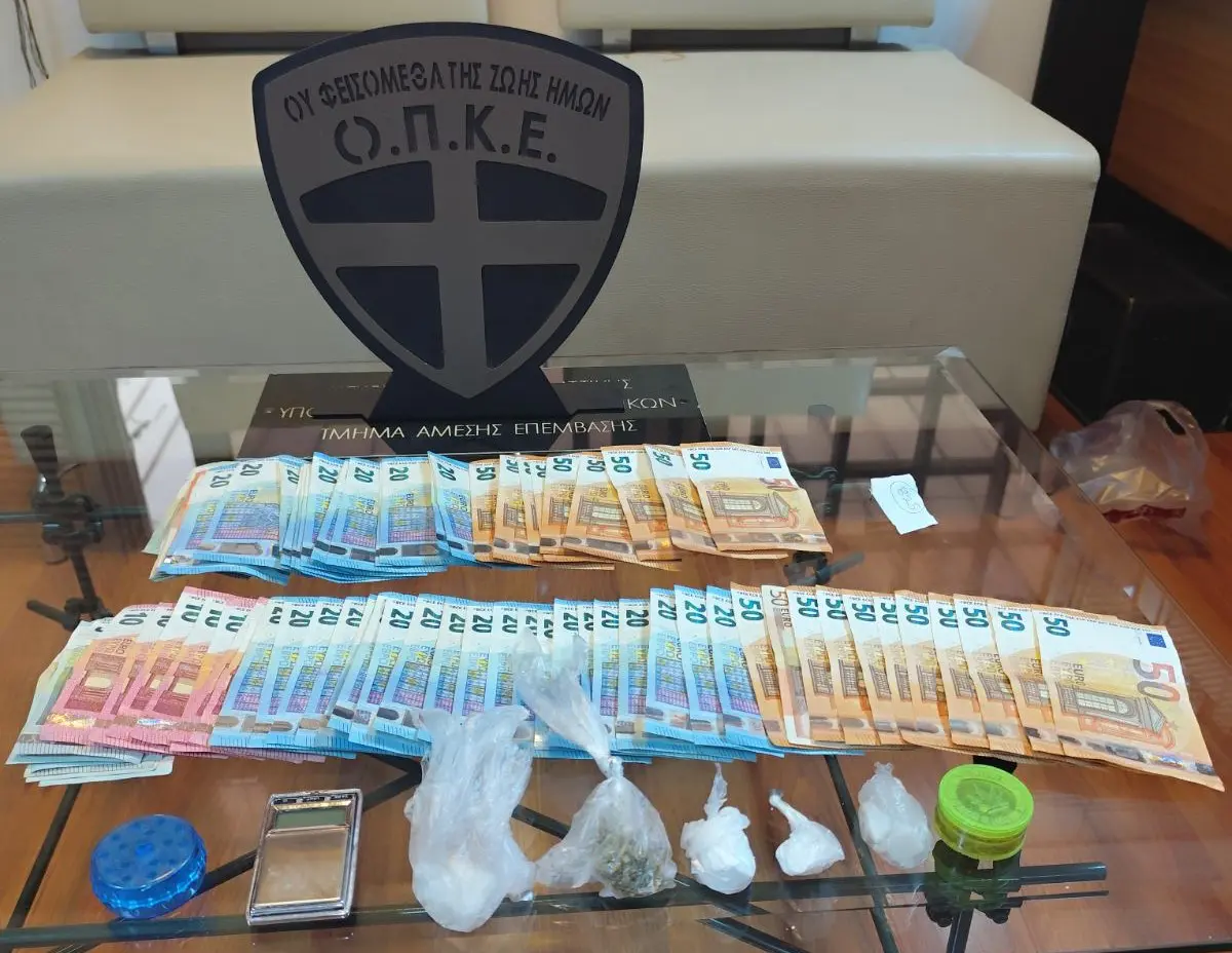 Σύλληψη δύο διακινητών ναρκωτικών στις Αχαρνές – Οικία-ορμητήριο έκρυβε ποσότητες κοκαΐνης και μετρητά