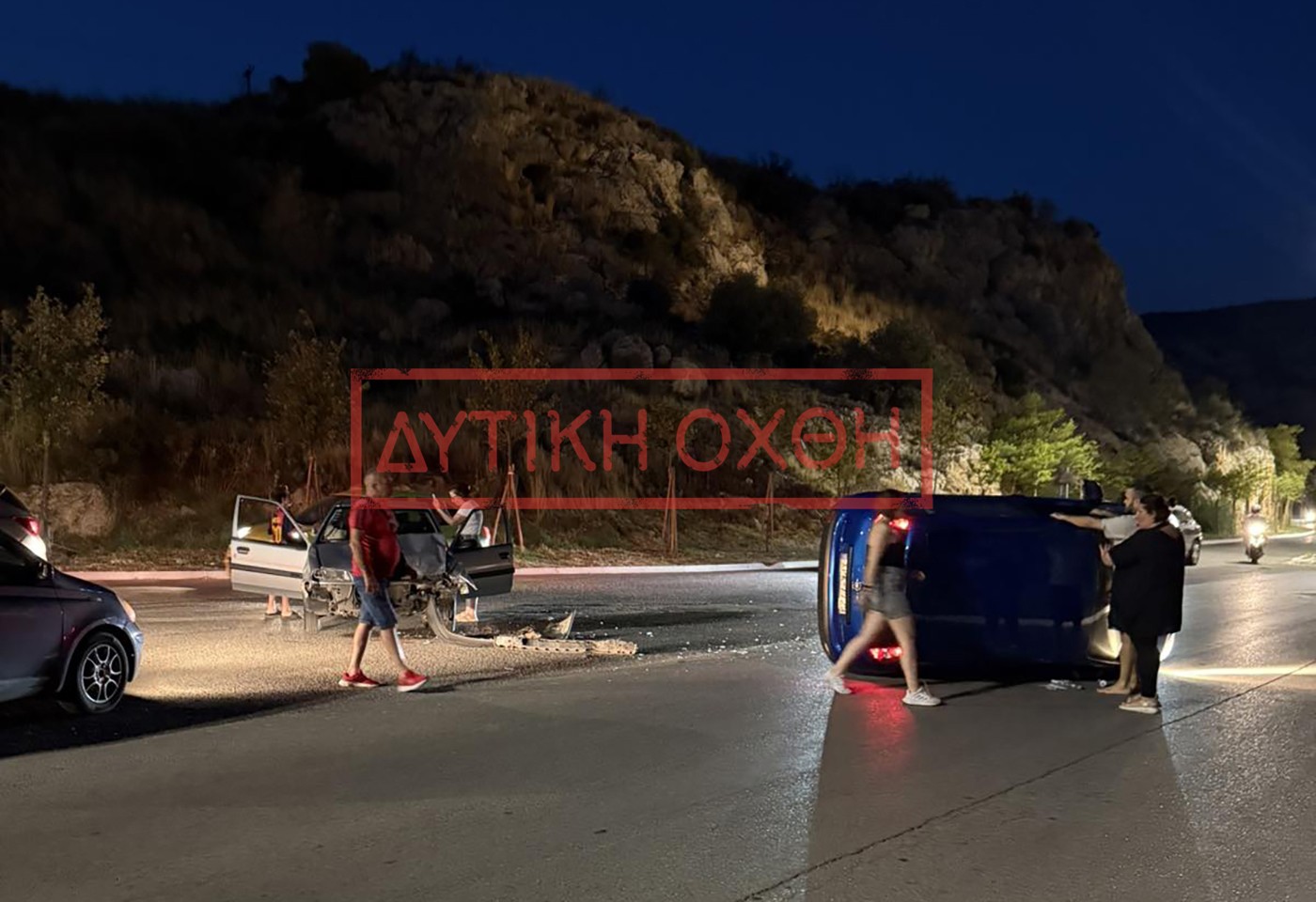 Σφοδρή σύγκρουση δυο αυτοκινήτων στη Φυλή – Ευτυχώς χωρίς τραυματίες