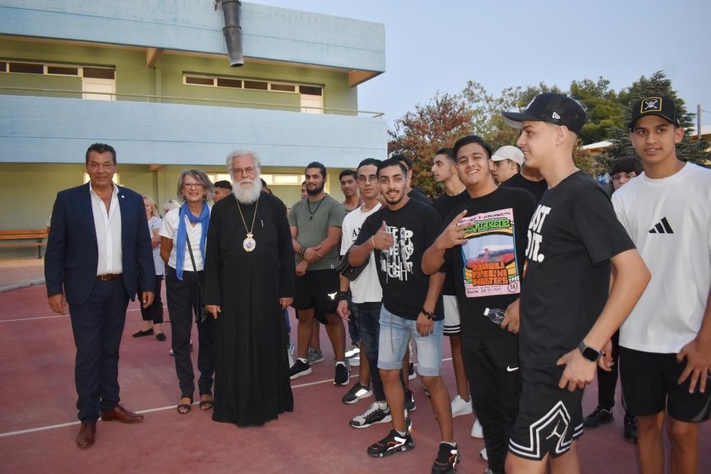 Δυνατό μήνυμα συμπερίληψης και δύναμης στον αγιασμό στο Εσπερινό Γυμνάσιο-Λύκειο Άνω Λιοσίων