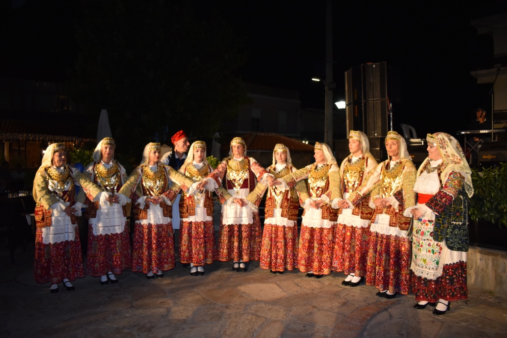 Φυλή: Γλέντι αυθεντικό, παραδοσιακό και αρβανίτικο από τον Σύλλογο Γυναικών Φυλής ΦΥΛΑΣΙΑ
