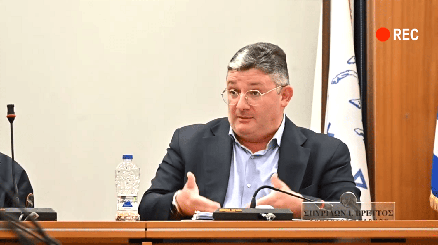 Σπύρος Βρεττός: Αναλυτική ενημέρωση στο Δημοτικό Συμβούλιο για τα αντιπλημμυρικά έργα που αλλάζουν την πόλη